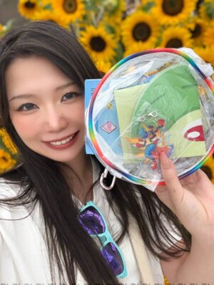 Pokemon Hunt Event Mega Lucario and Charizard Kit
